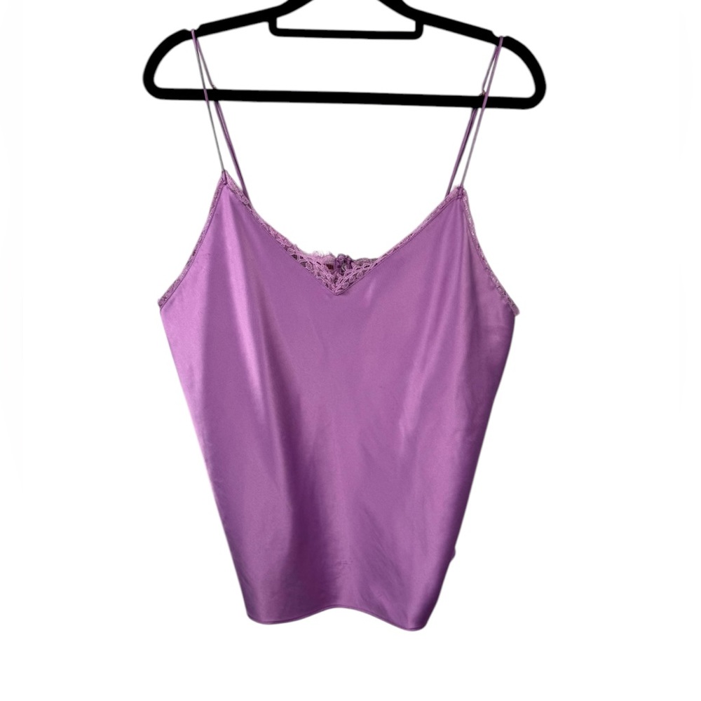Victoria’s Secret Silky lace V-neck open vented back sexy lingerie/cami lilac L‎